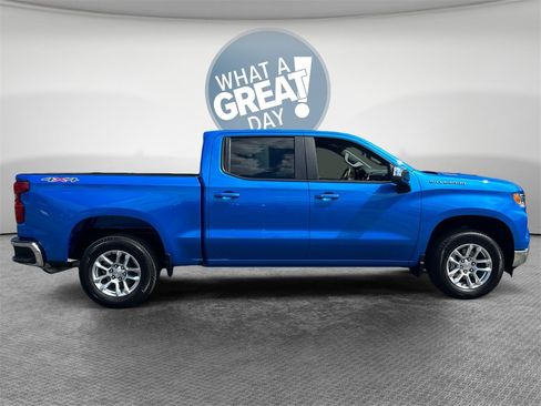 Used 2025 Chevrolet Silverado 1500 LT image 2