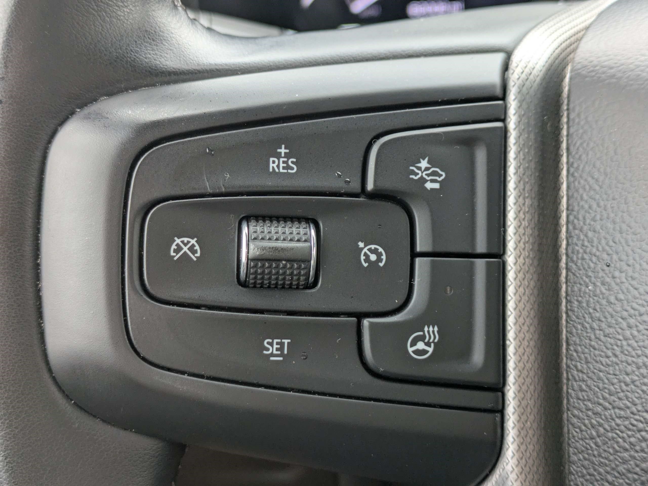 Used 2024 GMC Yukon Denali RWD image 28