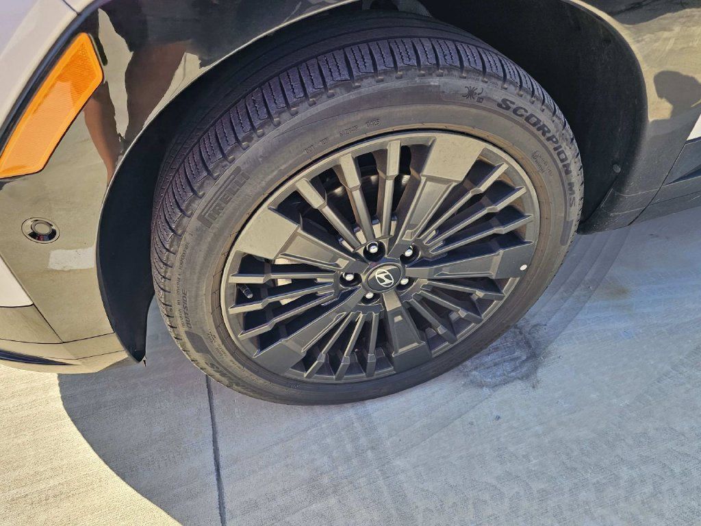 Certified 2025 Hyundai Santa Fe Calligraphy FWD image 10