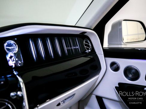 Certified 2025 Rolls-Royce Cullinan image 33