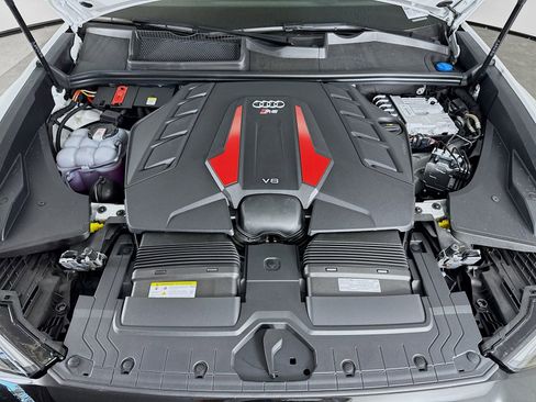 New 2025 Audi RS Q8 performance image 32