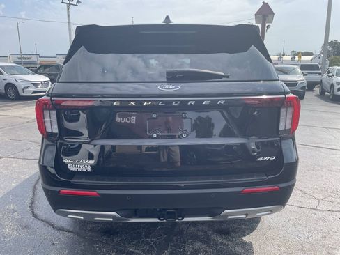 Used 2025 Ford Explorer Active w/ Active Comfort Package AWD/4WD image 9