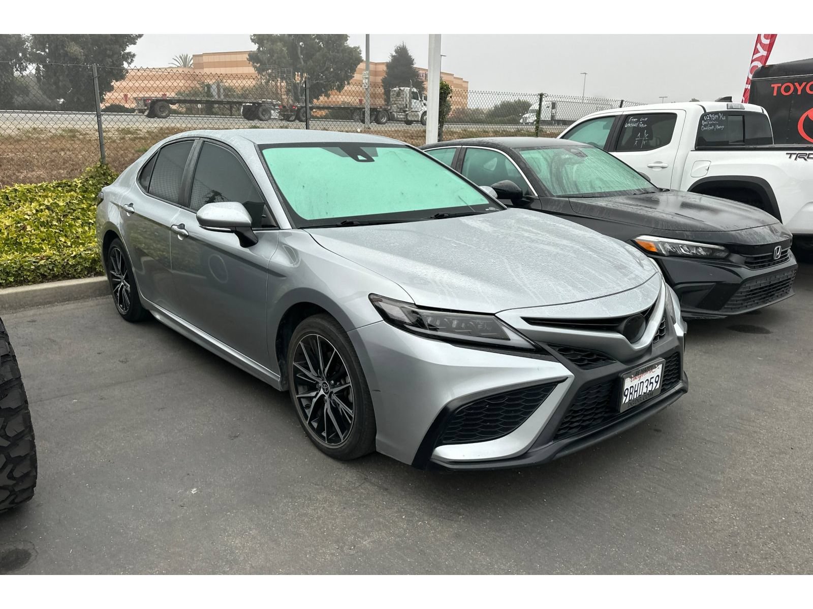 Used 2022 Toyota Camry SE w/ Convenience Package FWD image 2