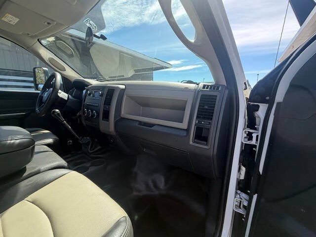 Used 2012 RAM 5500 4x4 Regular Cab w/ Ambulance Prep Group image 21
