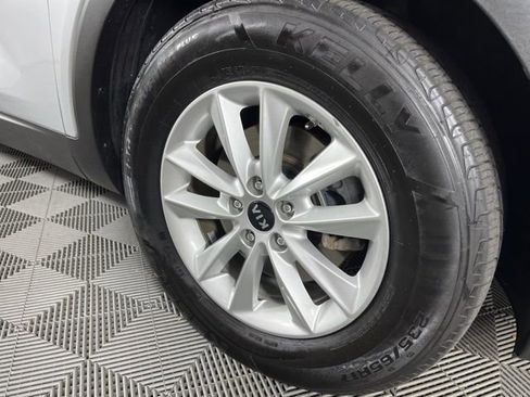 Used 2020 Kia Sorento LX w/ LX I4 Convenience Package image 14