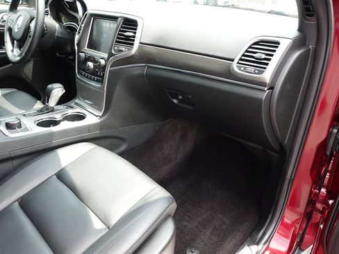 Used 2018 Jeep Grand Cherokee Limited AWD/4WD image 39