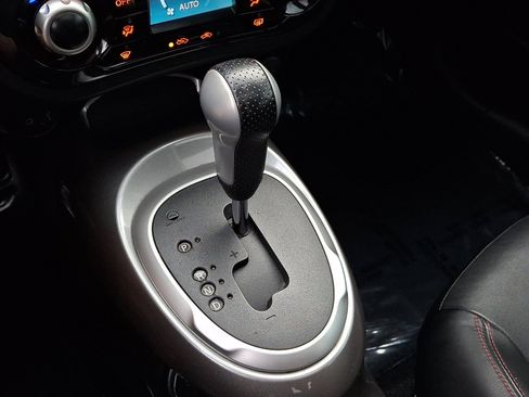 Used 2013 Nissan Juke SL AWD/4WD image 15