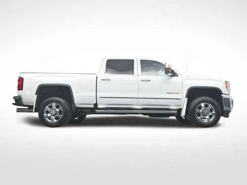Used 2018 GMC Sierra 2500 SLT w/ Duramax Plus Package AWD/4WD image 34