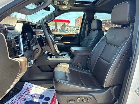 Used 2025 GMC Sierra 1500 Denali w/ Denali Reserve Package AWD/4WD image 12