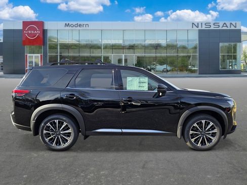 New 2026 Nissan Pathfinder Platinum FWD image 6