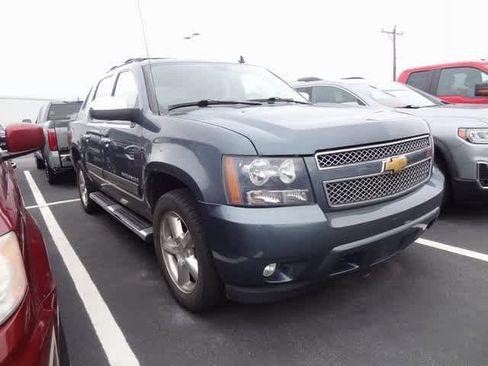 Used 2012 Chevrolet Avalanche LT w/ All-Star Edition image 3