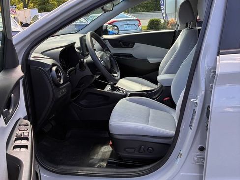 Used 2023 Hyundai Kona SEL AWD/4WD image 25