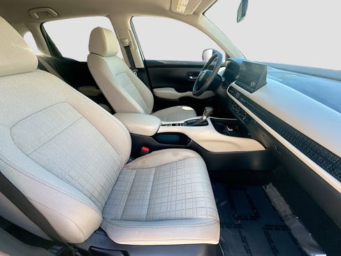 Certified 2024 Honda HR-V LX image 30