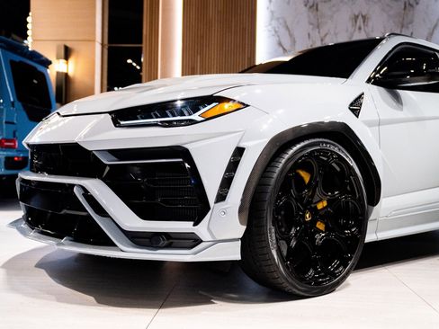 Used 2022 Lamborghini Urus image 13