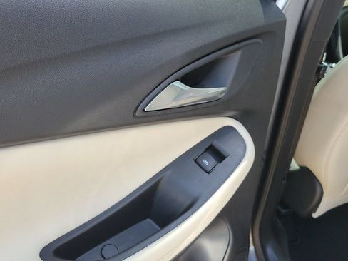 Used 2020 Buick Encore GX Essence FWD image 15