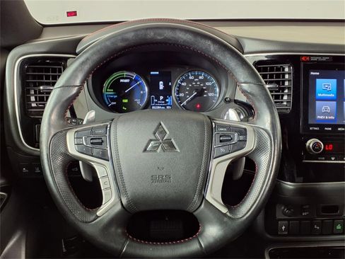 Used 2022 Mitsubishi Outlander LE image 27