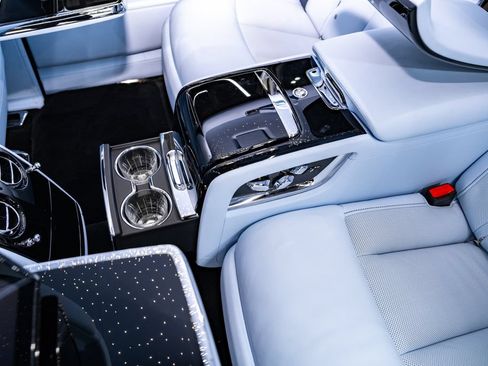 Used 2026 Rolls-Royce Phantom Sedan RWD image 7