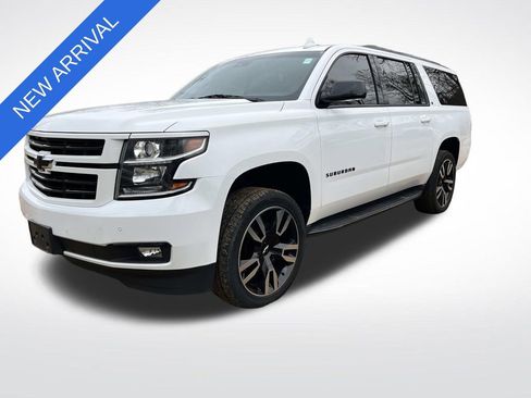 Used 2018 Chevrolet Suburban LT w/ Luxury Package image 6
