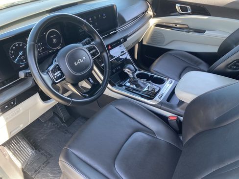 Certified 2024 Kia Carnival SX FWD image 17