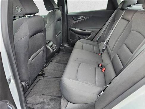 Used 2018 Chevrolet Malibu LT FWD image 18