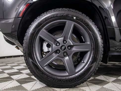 Used 2024 Land Rover Defender 110 X-Dynamic SE AWD/4WD image 37