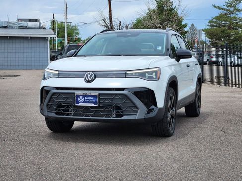 Certified 2025 Volkswagen Taos SE AWD/4WD image 3