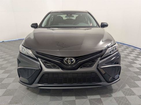 Used 2024 Toyota Camry SE FWD image 3