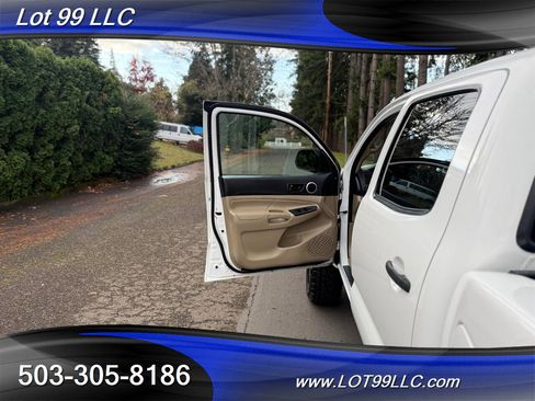 Used 2012 Toyota Tacoma PreRunner w/ SR5 Pkg image 19