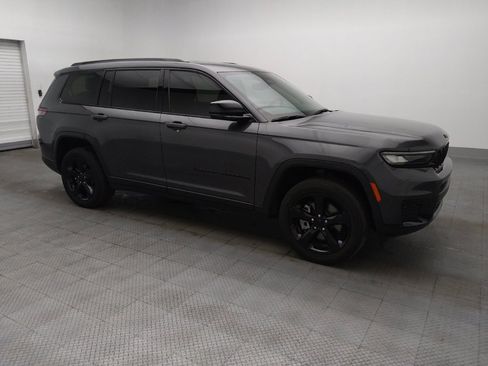 Used 2023 Jeep Grand Cherokee L Laredo RWD image 11