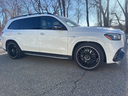 Used 2025 Mercedes-Benz GLS 63 AMG 4MATIC image 2