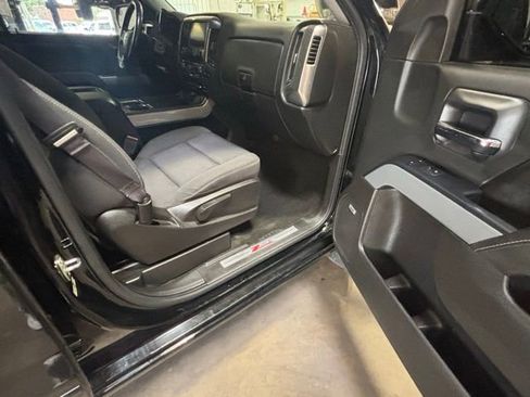 Used 2017 Chevrolet Silverado 1500 LT w/ Midnight Edition AWD/4WD image 12