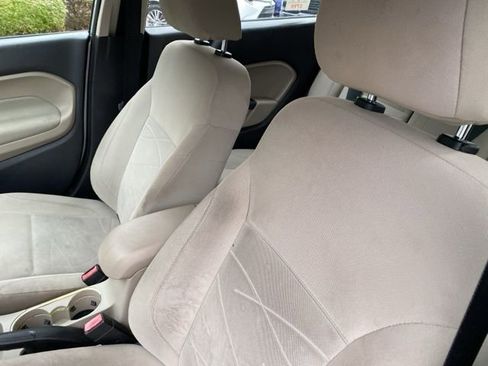 Used 2014 Ford Fiesta SE image 19