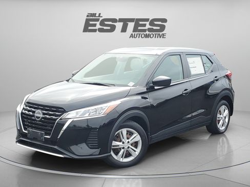 Used 2023 Nissan Kicks S FWD image 1