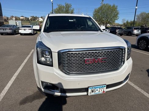 Used 2016 GMC Yukon XL Denali w/ Open Road Package AWD/4WD image 2