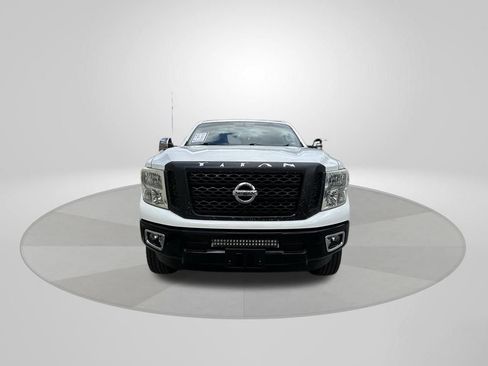 Used 2016 Nissan Titan S image 2