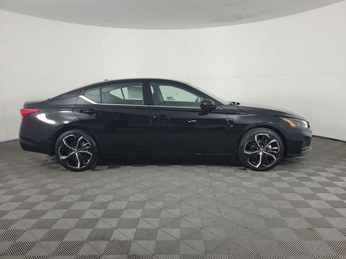 New 2025 Nissan Altima 2.5 SR w/ SR Premium Package image 3