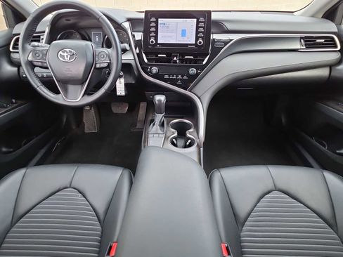 Used 2022 Toyota Camry SE image 14