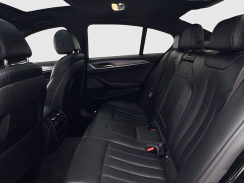 Used 2020 BMW 530i xDrive w/ M Sport Package image 38