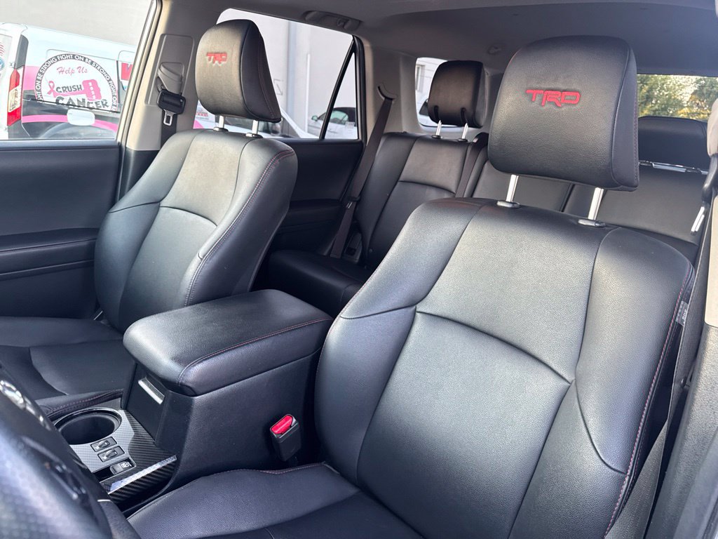 Used 2020 Toyota 4Runner Venture w/ Moonroof Package AWD/4WD image 13