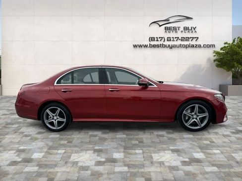 Used 2017 Mercedes-Benz E 300 4MATIC image 8