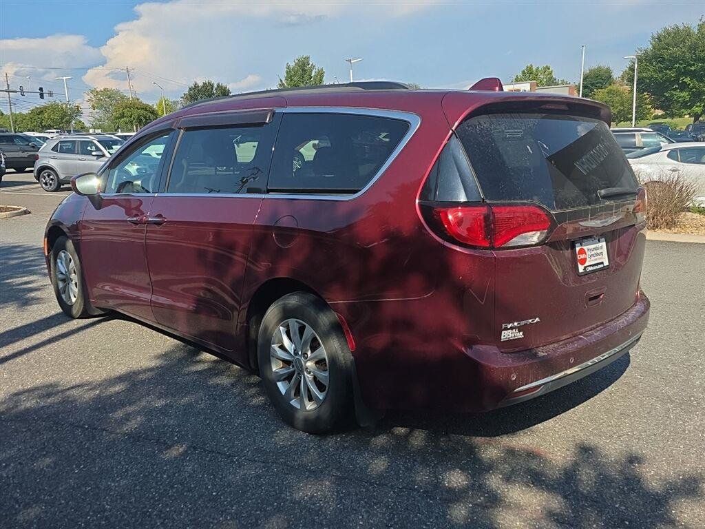 Used 2018 Chrysler Pacifica Touring Plus FWD image 7