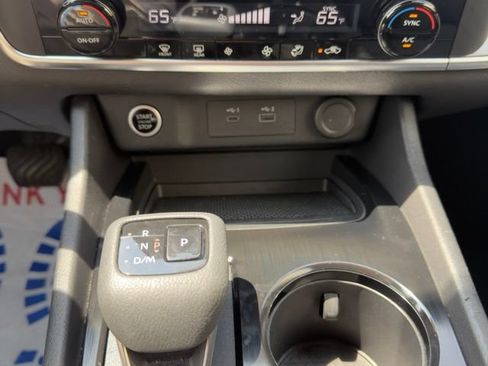Used 2023 Nissan Rogue SV AWD/4WD image 21