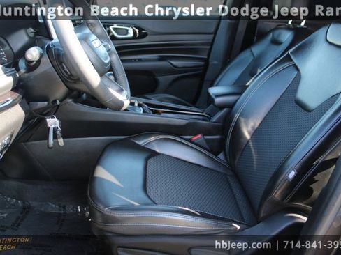 Used 2023 Jeep Compass Altitude image 32