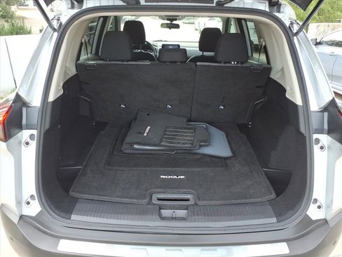 Used 2021 Nissan Rogue SV image 22