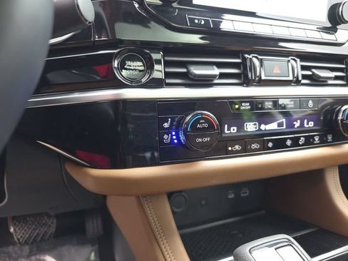 Used 2025 Nissan Pathfinder Platinum w/ Cargo Package FWD image 41