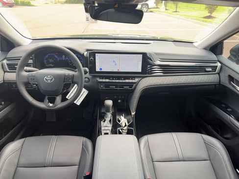 Used 2026 Toyota Camry XLE FWD image 21