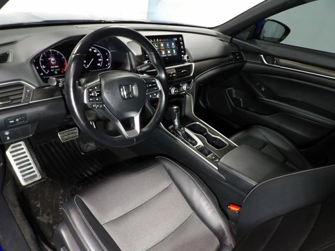 Used 2018 Honda Accord Sport image 11
