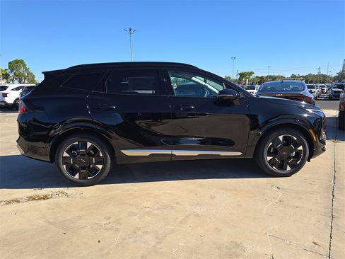 New 2026 Kia Sportage SX image 9