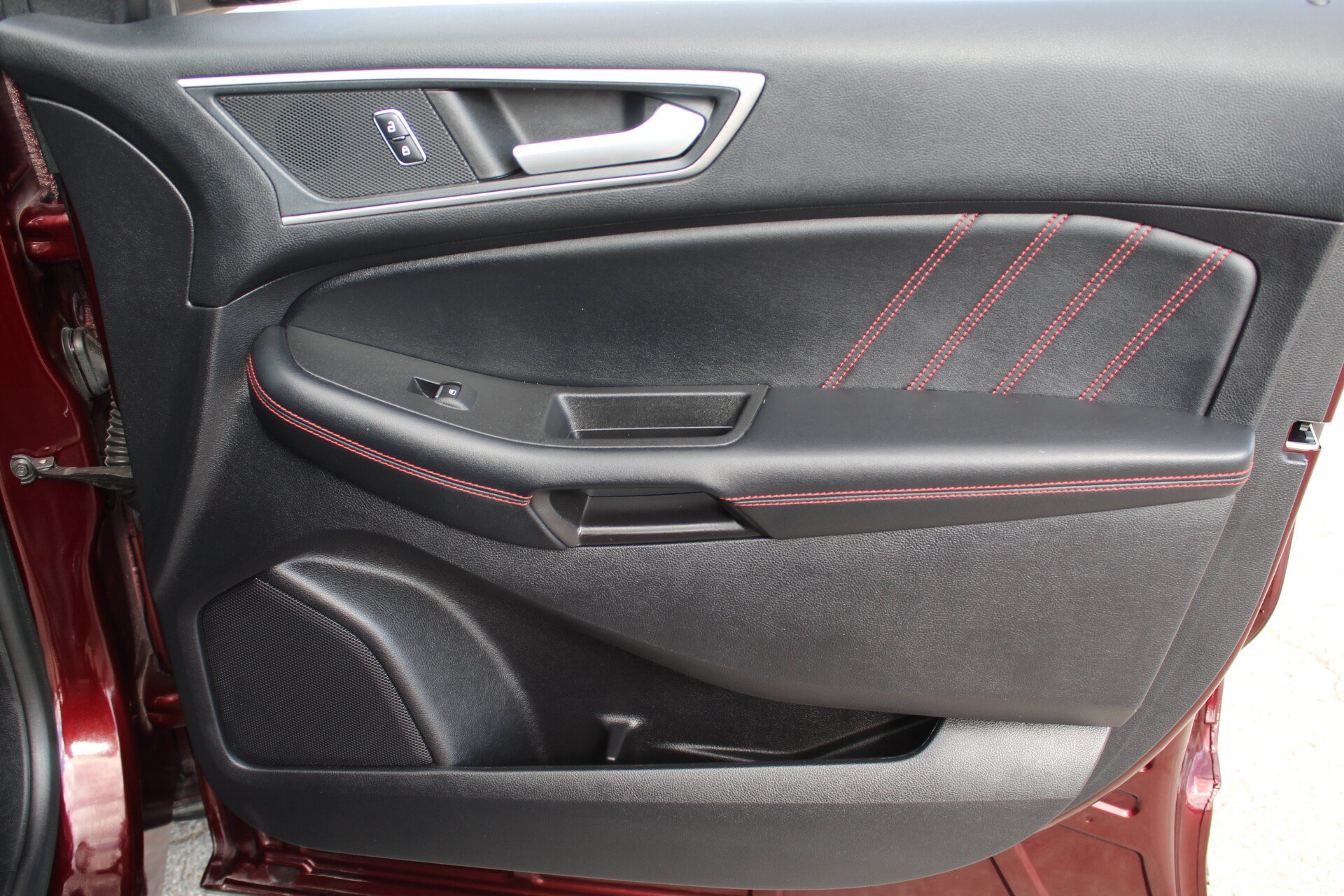Used 2021 Ford Edge ST-Line FWD image 18