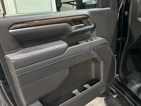 Used 2025 Chevrolet Silverado 2500 LT w/ Convenience Package image 19